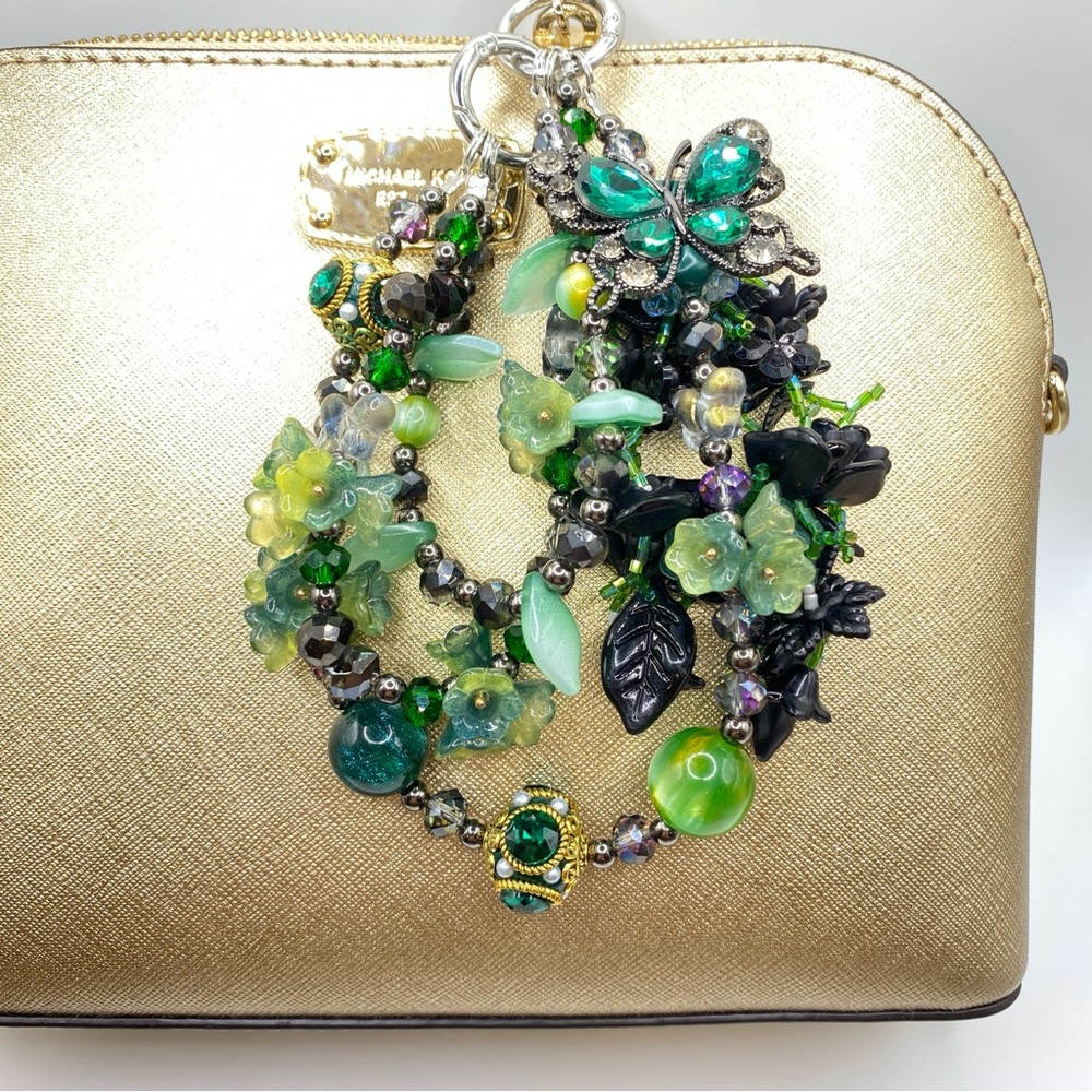 💚🖤Luxury Bag/Phone Chain Charm/Keychain Triple-Layer Flowers Fancy Crystal Beads